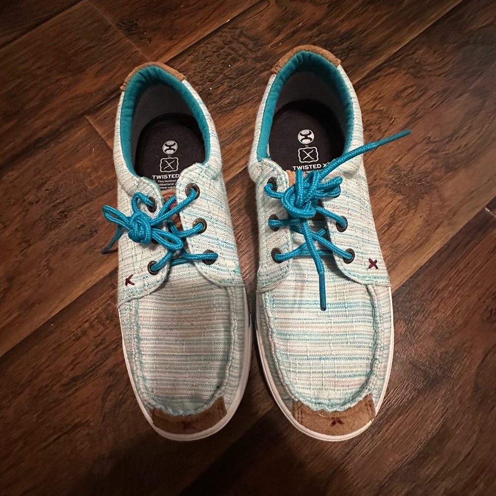 Twisted Blue and Brown Sneakers Casual Style